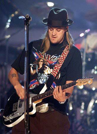 Kid Rock is a great bowler. Just look at him!