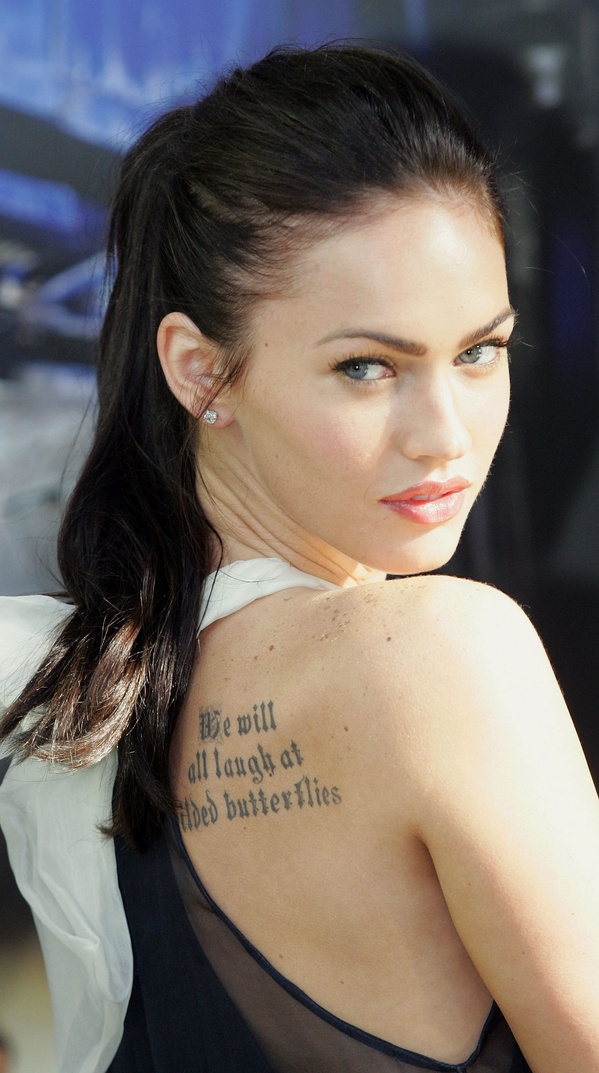 2)Some people complained about her tattoo.